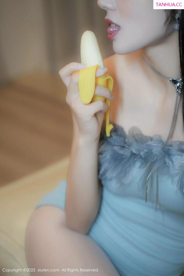 吴佩慈 吴佩慈 [XiuRen]高清写真图 2025.03.13 No.10008 美少女@ 丝袜美腿第12张图片